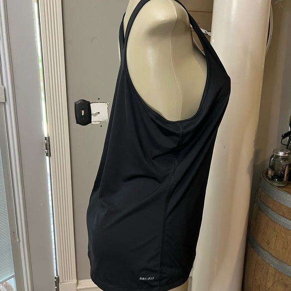 Nike - Picture 4 of 8